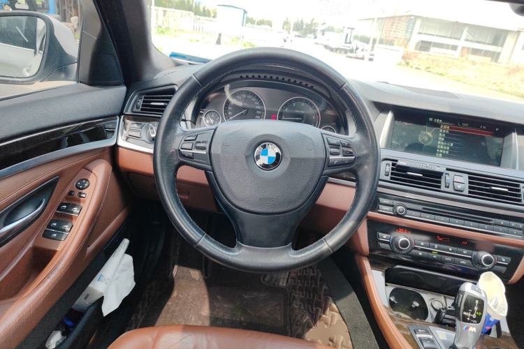 Used BMW 5 Series 2014 525Li Leading Model Steering Wheel
