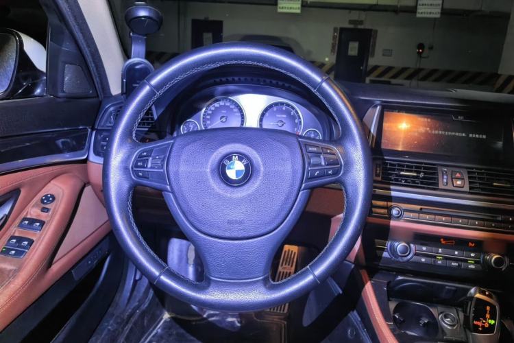 Used BMW 5 Series 2014 520i Elegant Edition Steering Wheel