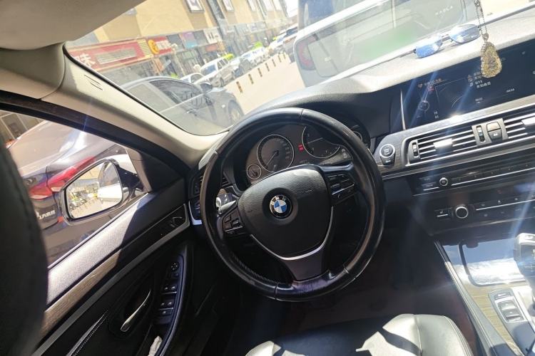 Used BMW 5 Series 2014 525Li Luxury Design Package Steering Wheel