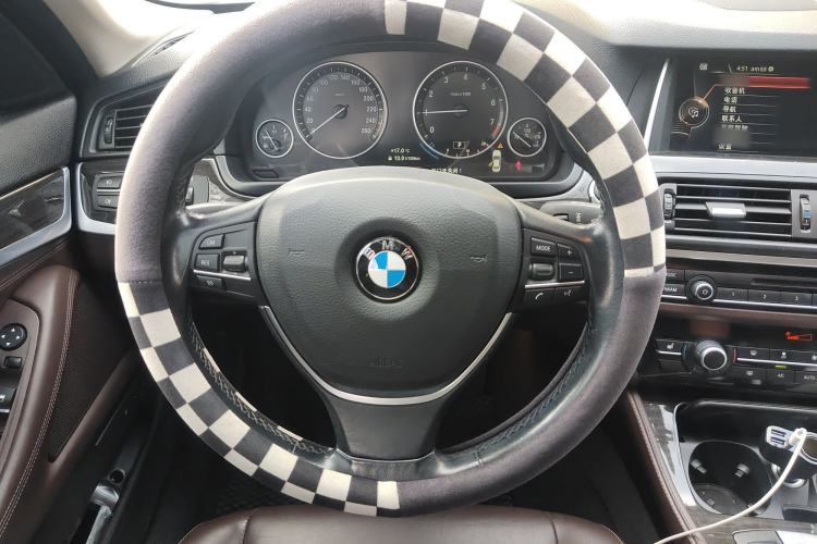 Used BMW 5 Series 2014 525Li Luxury Design Package Steering Wheel
