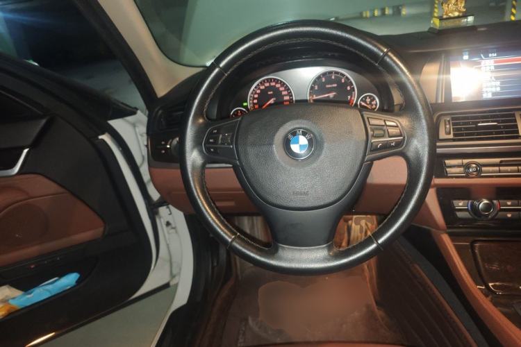 Used BMW 5 Series 2014 525Li Leading Model Steering Wheel