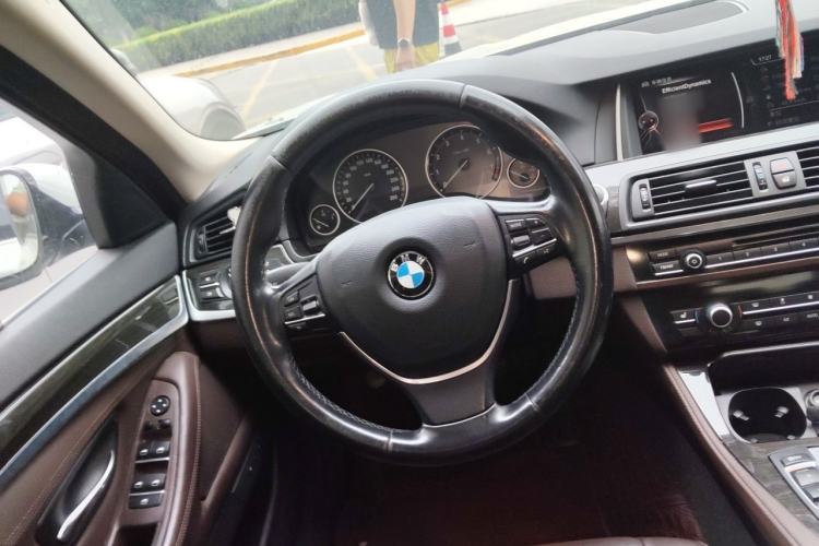 Used BMW 5 Series 2014 525Li Luxury Design Package Steering Wheel