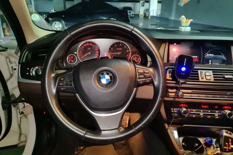 Used BMW 5 Series 2014 525Li Luxury Design Package Steering Wheel