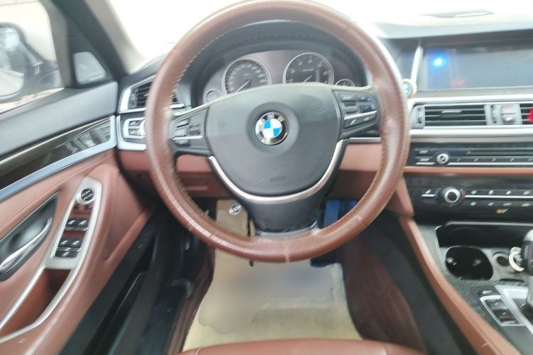 Used BMW 5 Series 2014 525Li Luxury Design Package Steering Wheel