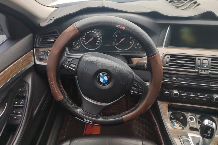Used BMW 5 Series 2014 525Li Luxury Design Package Steering Wheel