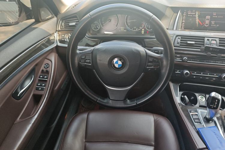 Used BMW 5 Series 2014 525Li Luxury Design Package Steering Wheel