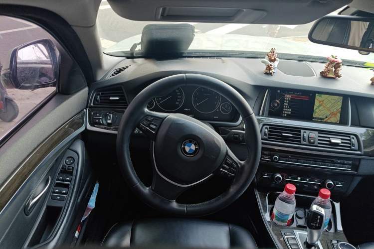 Used BMW 5 Series 2014 525Li Luxury Design Package Steering Wheel