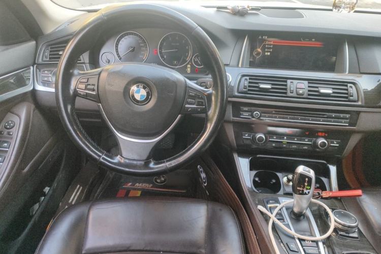Used BMW 5 Series 2014 525Li Luxury Design Package Steering Wheel