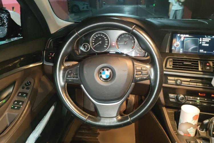 Used BMW 5 Series 2014 525Li Luxury Design Package Steering Wheel