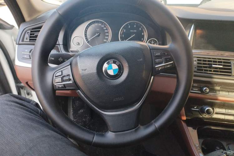 Used BMW 5 Series 2014 528Li xDrive Premium Edition Steering Wheel