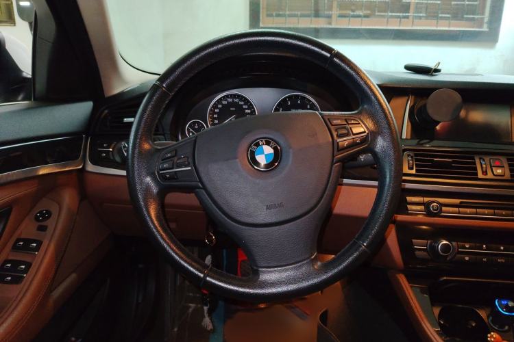 Used BMW 5 Series 2014 520i Elegant Edition Steering Wheel