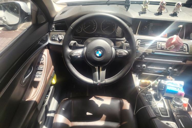 Used BMW 5 Series 2014 525Li Luxury Design Package Steering Wheel