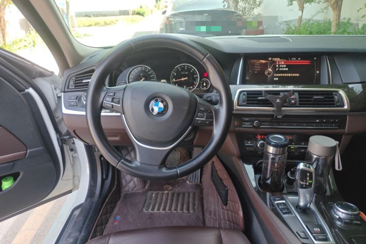 Used BMW 5 Series 2014 525Li Luxury Design Package Steering Wheel