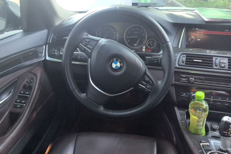 Used BMW 5 Series 2014 525Li Luxury Design Package Steering Wheel
