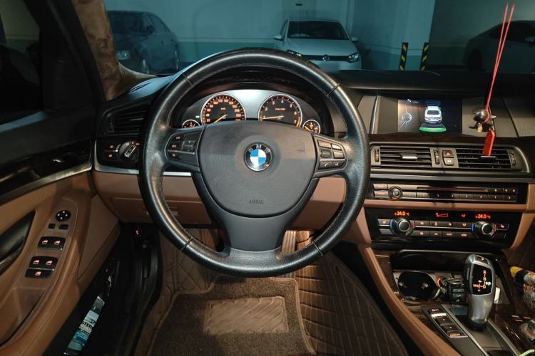 Used BMW 5 Series 2014 525Li Leading Model Steering Wheel