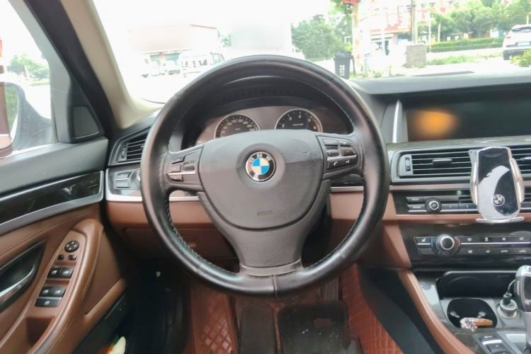 Used BMW 5 Series 2014 530Li Leading Model Steering Wheel