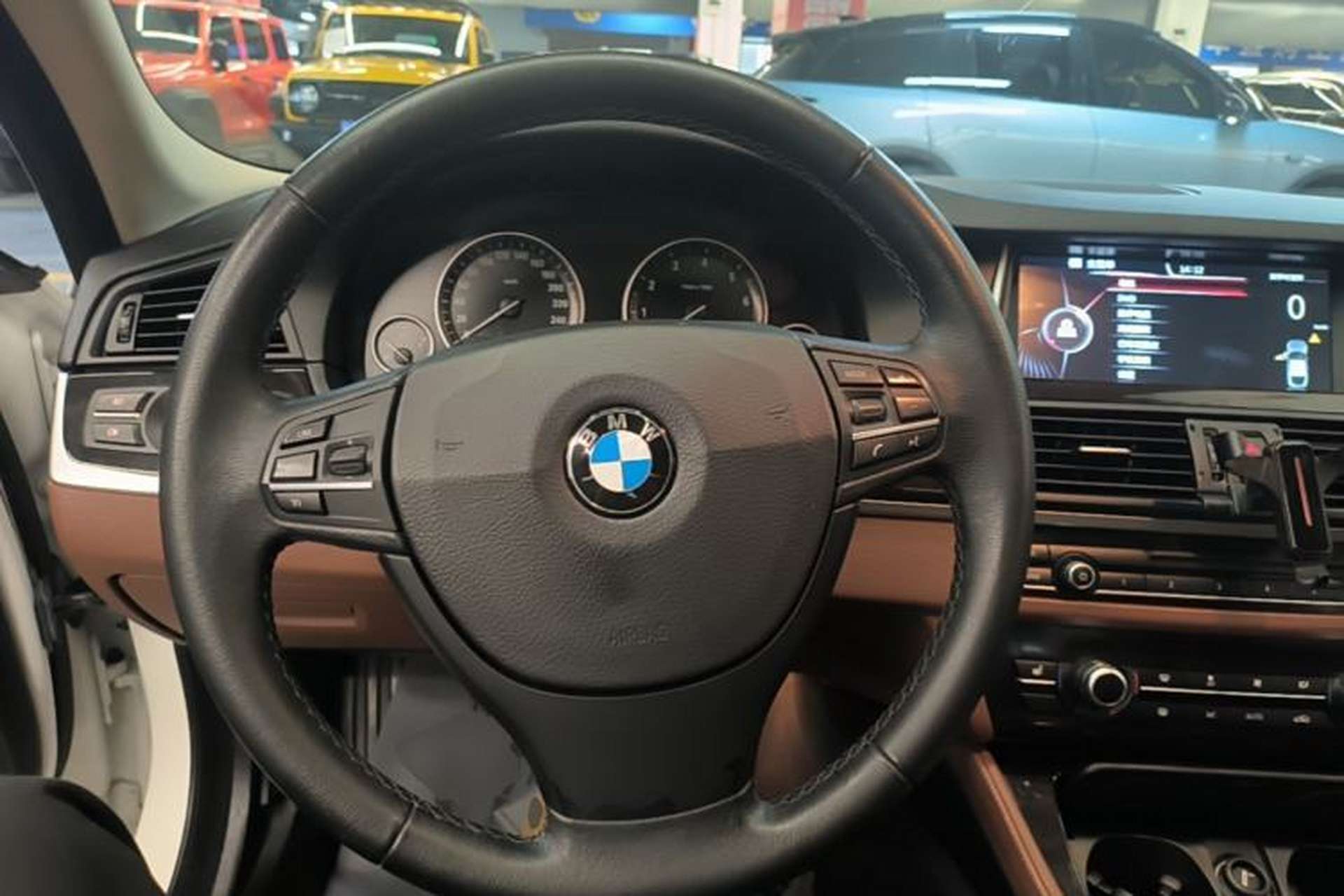 Used BMW 5 Series 2014 525Li Leading Model Steering Wheel
