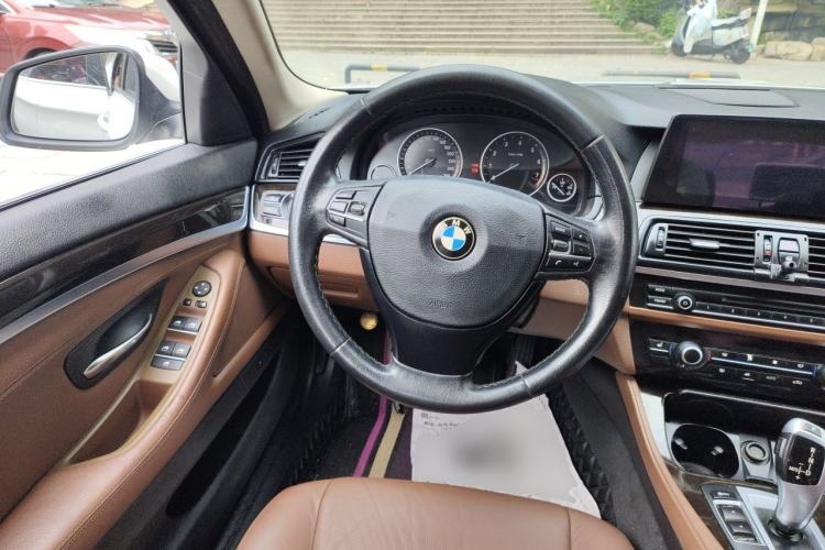 Used BMW 5 Series 2014 525Li Leading Model Steering Wheel