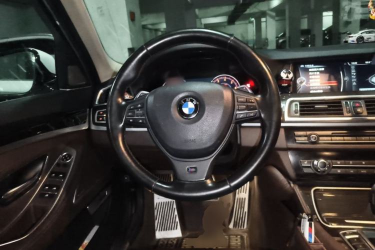 Used BMW 5 Series 2014 525Li Luxury Design Package Steering Wheel