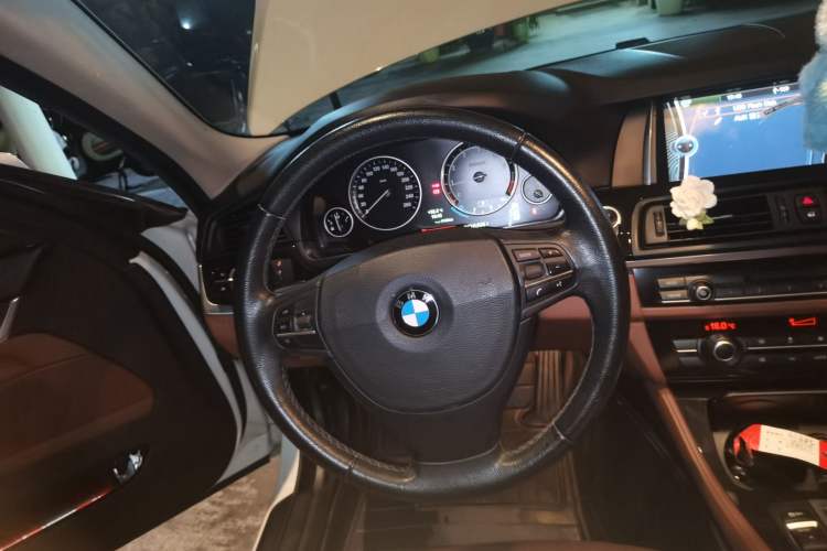 Used BMW 5 Series 2014 520Li Elegant Model Steering Wheel