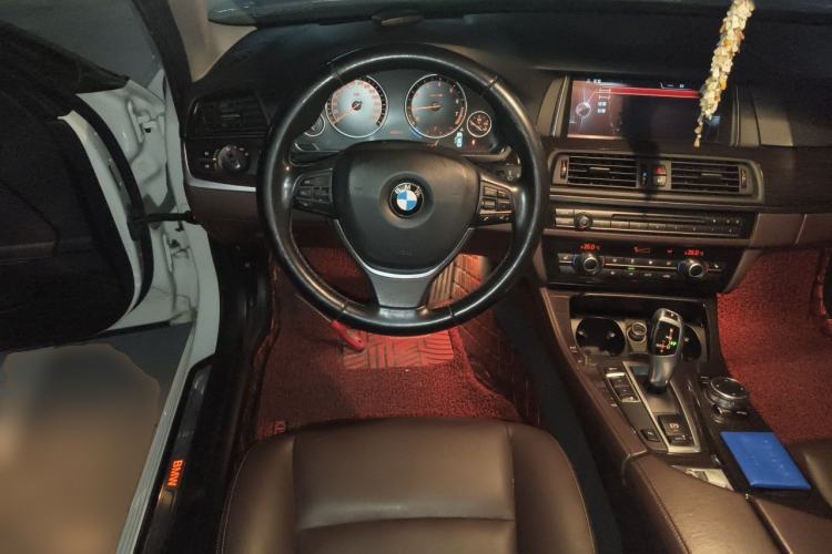 Used BMW 5 Series 2014 525Li Luxury Design Package Steering Wheel