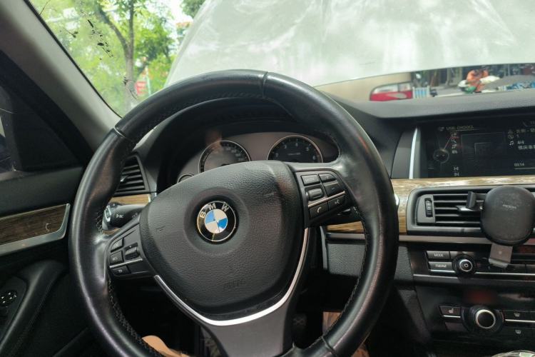 Used BMW 5 Series 2014 525Li Luxury Design Package Steering Wheel