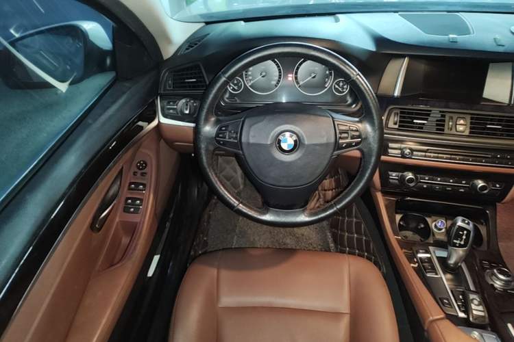 Used BMW 5 Series 2014 525Li Leading Model Steering Wheel