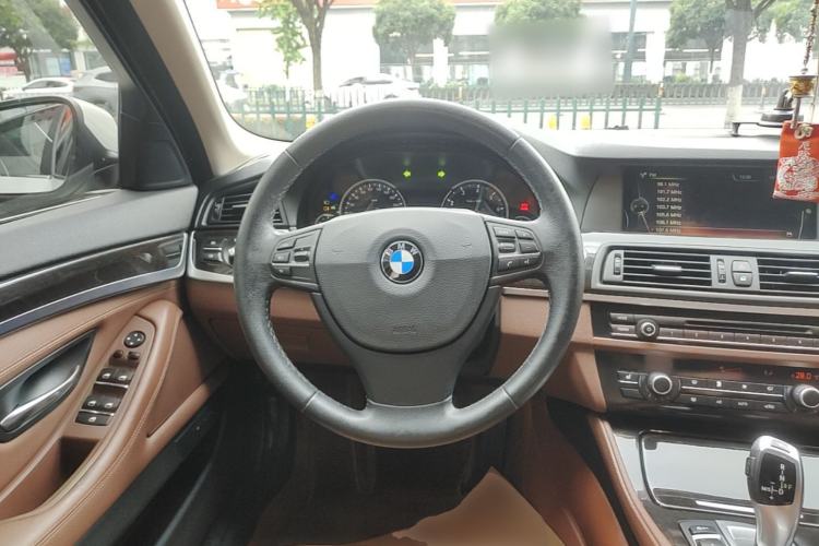 Used BMW 5 Series 2014 525Li Leading Model Steering Wheel