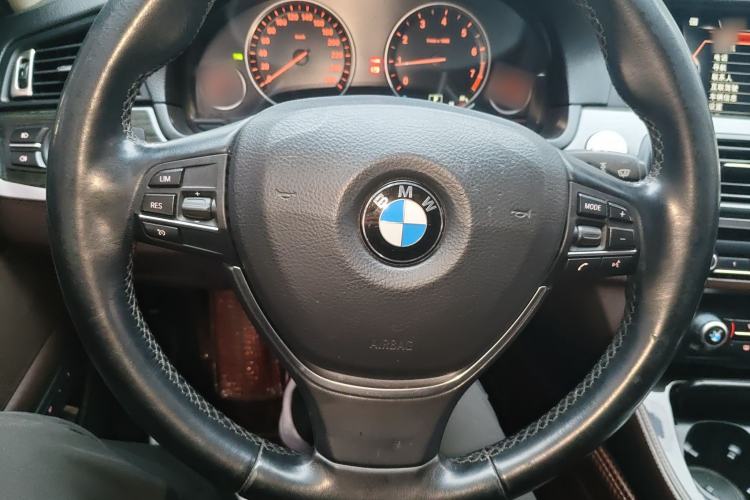 Used BMW 5 Series 2014 525Li Luxury Design Package Steering Wheel