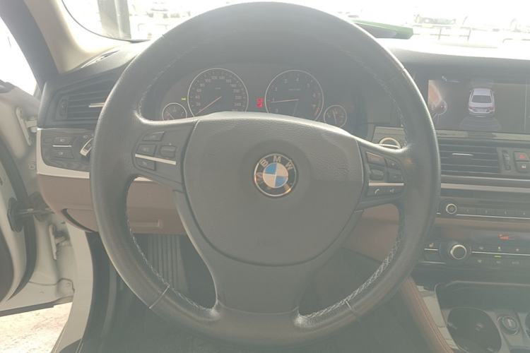 Used BMW 5 Series 2014 525Li Leading Model Steering Wheel