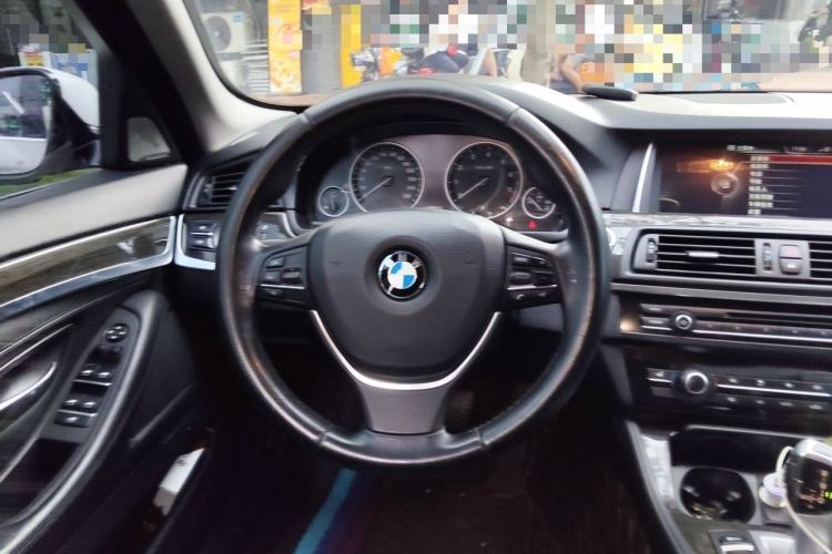 Used BMW 5 Series 2014 525Li Luxury Design Package Steering Wheel