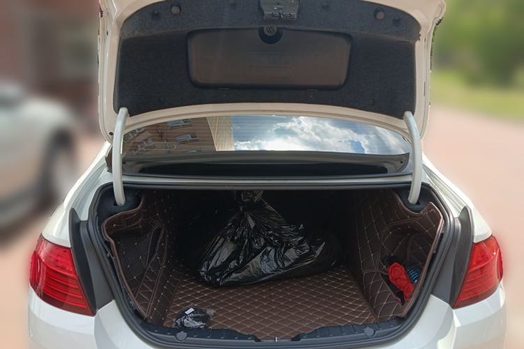 Used BMW 5 Series 2014 520i Elegant Edition Trunk
