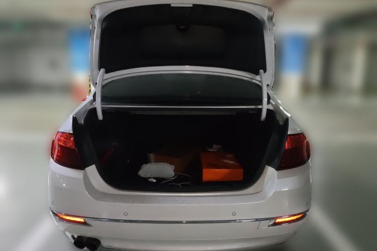 Used BMW 5 Series 2014 525Li Luxury Design Package Trunk