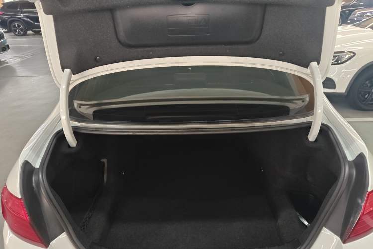 Used BMW 5 Series 2014 525Li Luxury Design Package Trunk