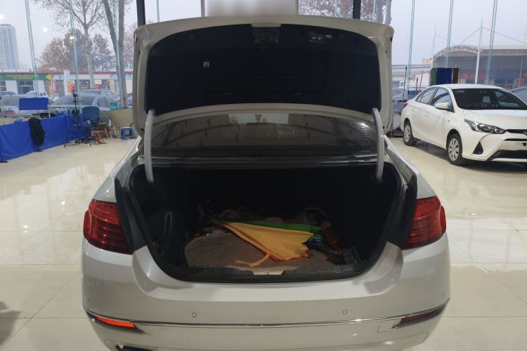 Used BMW 5 Series 2014 525Li Luxury Design Package Trunk