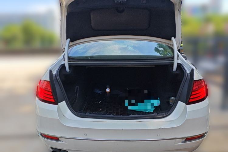 Used BMW 5 Series 2014 520Li Elegant Model Trunk