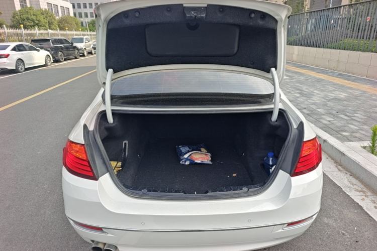 Used BMW 5 Series 2014 525Li Luxury Design Package Trunk