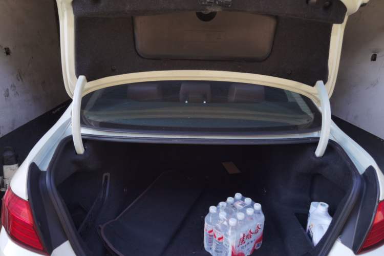 Used BMW 5 Series 2014 520Li Elegant Model Trunk