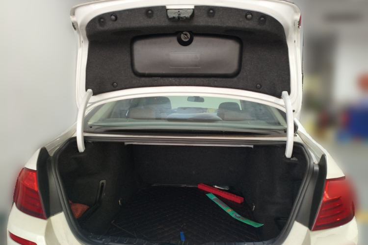 Used BMW 5 Series 2014 525Li Luxury Design Package Trunk