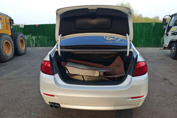 Used BMW 5 Series 2014 525Li Leading Model Trunk