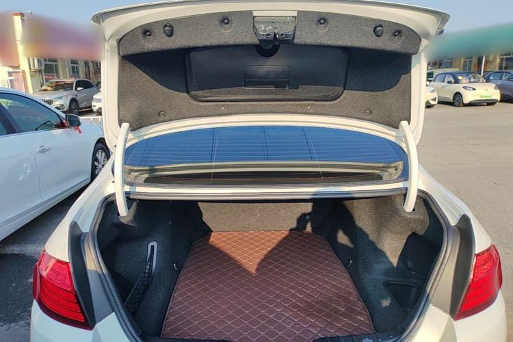 Used BMW 5 Series 2014 525Li Leading Model Trunk