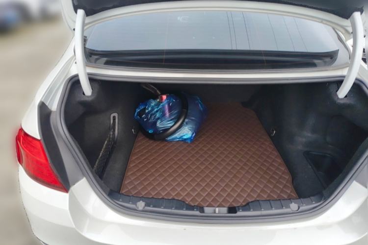 Used BMW 5 Series 2014 525Li Luxury Design Package Trunk