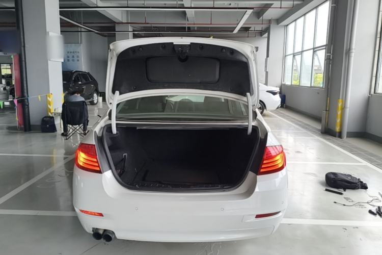 Used BMW 5 Series 2014 520Li Elegant Model Trunk