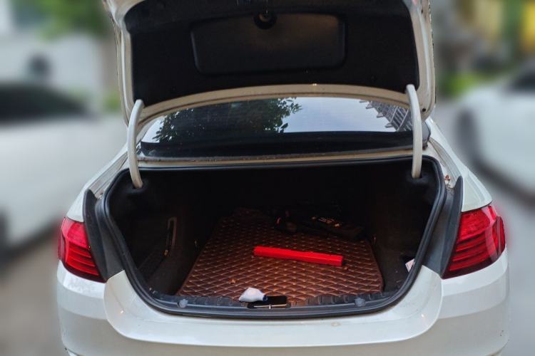 Used BMW 5 Series 2014 520Li Elegant Model Trunk