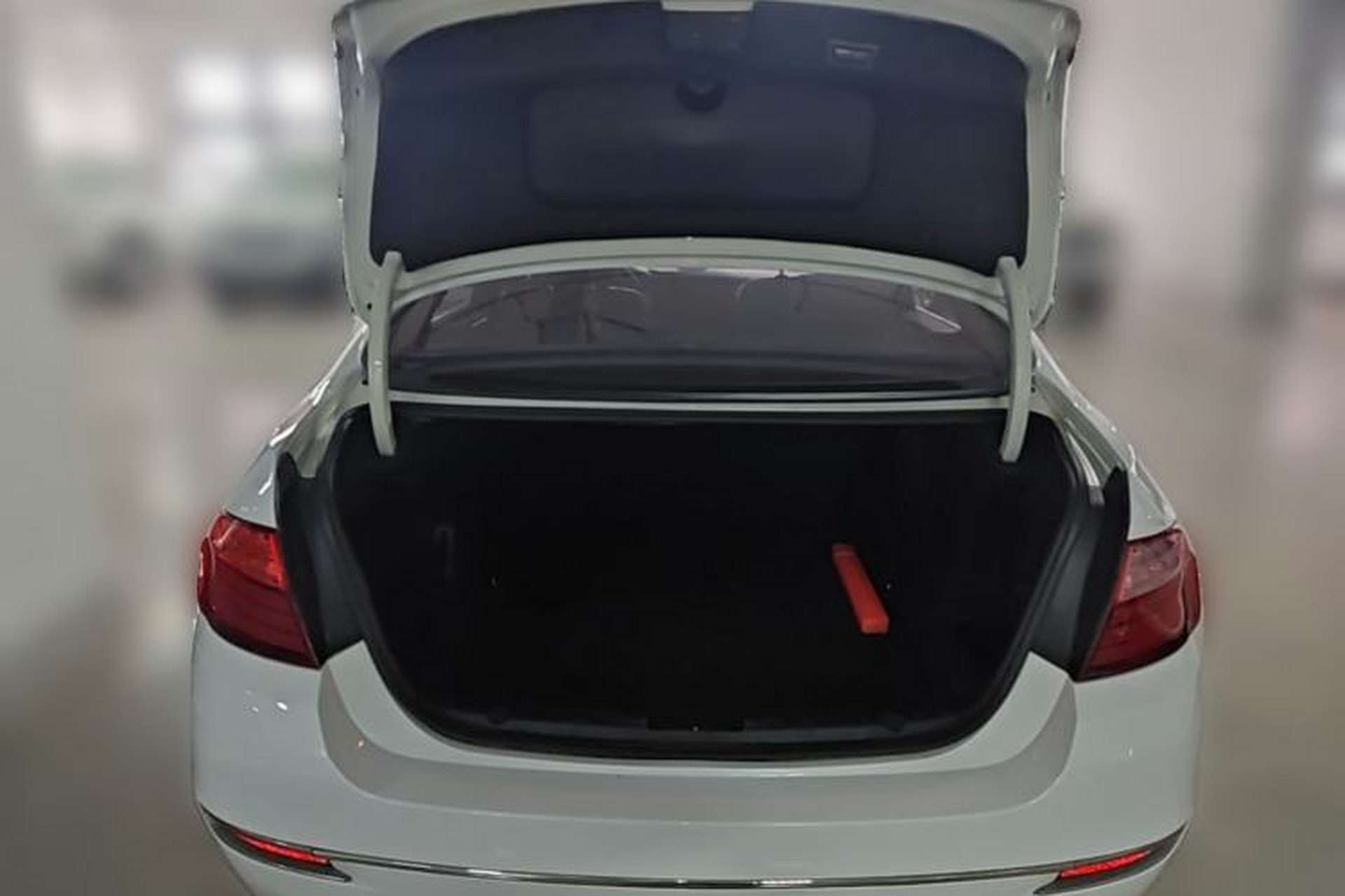 Used BMW 5 Series 2014 520Li Elegant Model Trunk