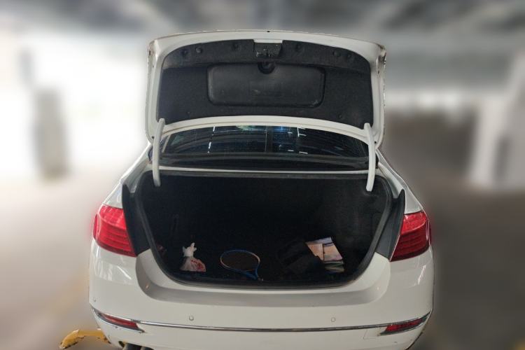 Used BMW 5 Series 2014 525Li Luxury Design Package Trunk