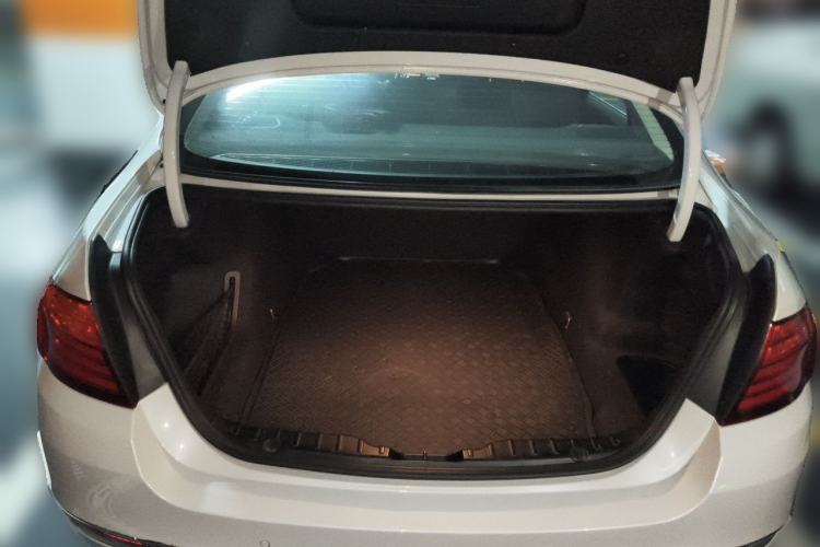 Used BMW 5 Series 2014 525Li Luxury Design Package Trunk