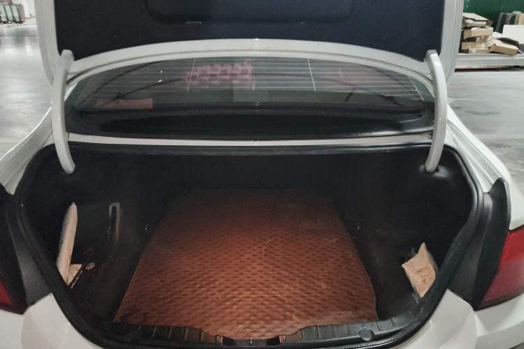 Used BMW 5 Series 2014 525Li Luxury Design Package Trunk