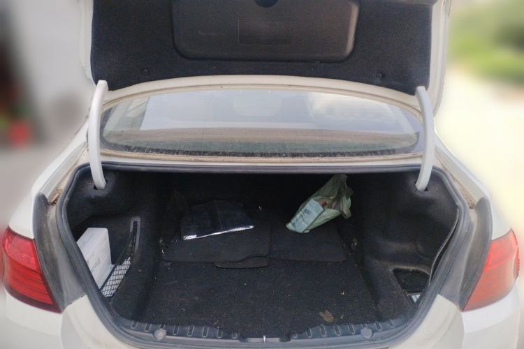 Used BMW 5 Series 2014 525Li Leading Model Trunk