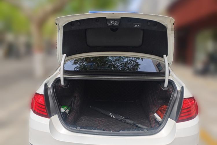 Used BMW 5 Series 2014 528Li Luxury Design Package Trunk